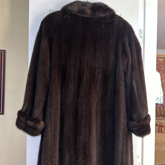 Vintage full length mink coat. Excellent condition. - Picture 5 of 5